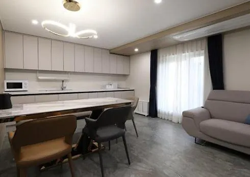 H Avenue Hwamyeong モーテル